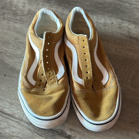 Vans tan sneakers men’s size 7.5 woman’s size 9 - Picture 2 of 6